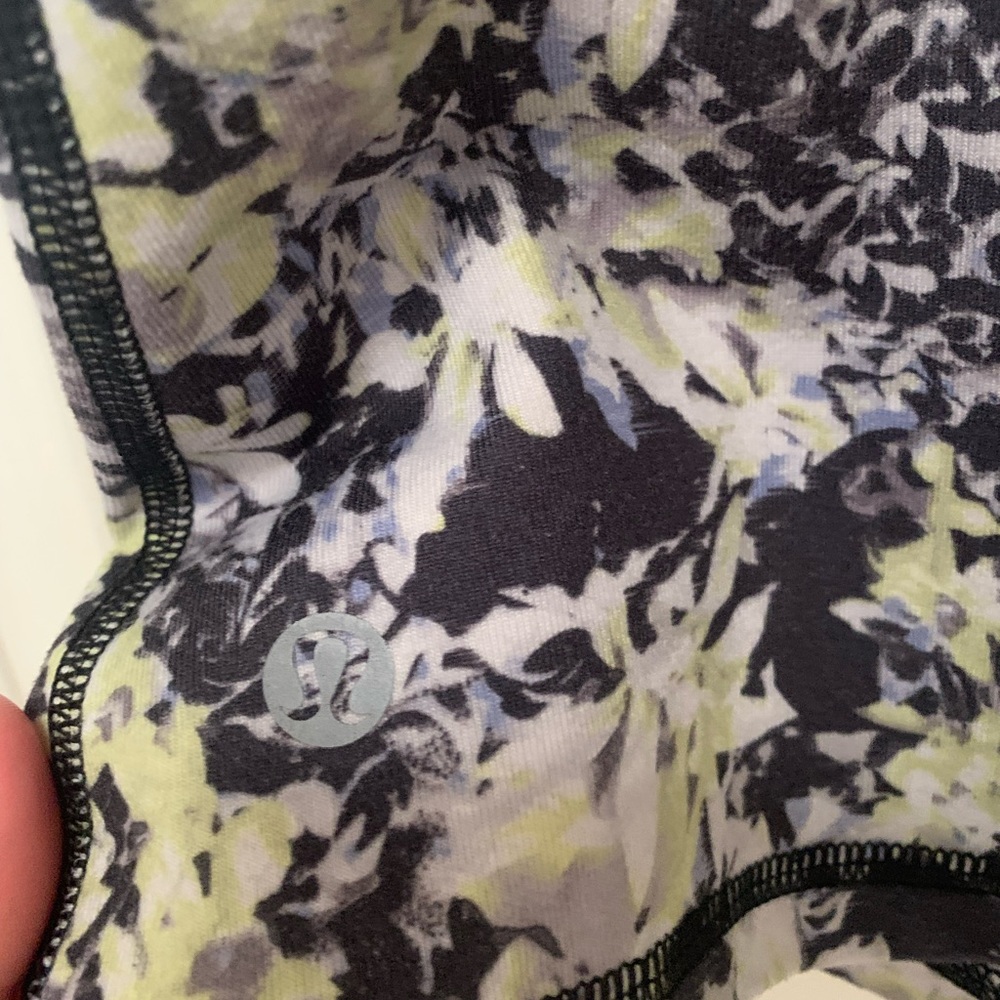 Lululemon Inspiration Tank II - Picture 5 of 6